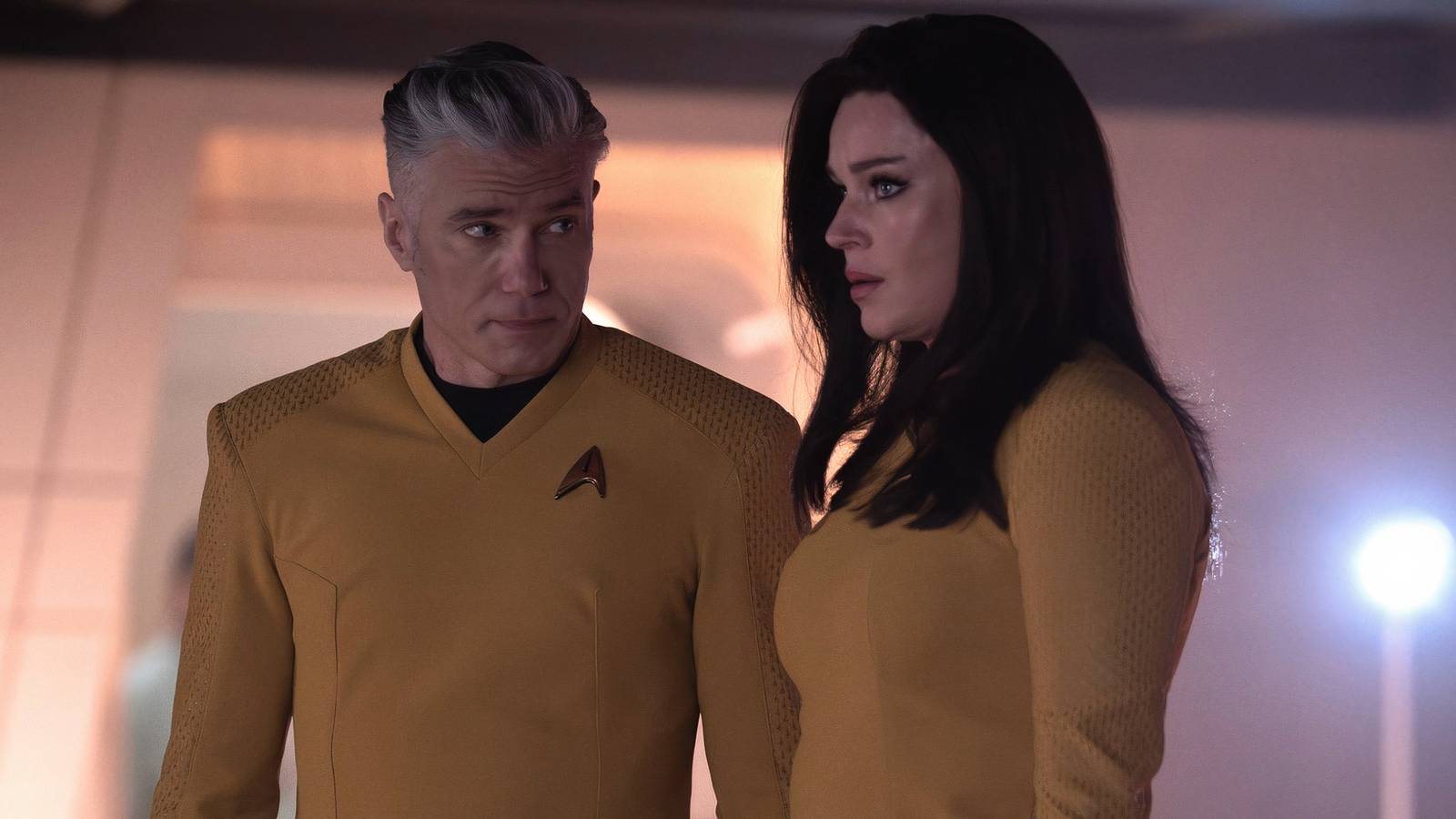captain-pike-and-una-in-star-trek-strange-new-worlds.jpg