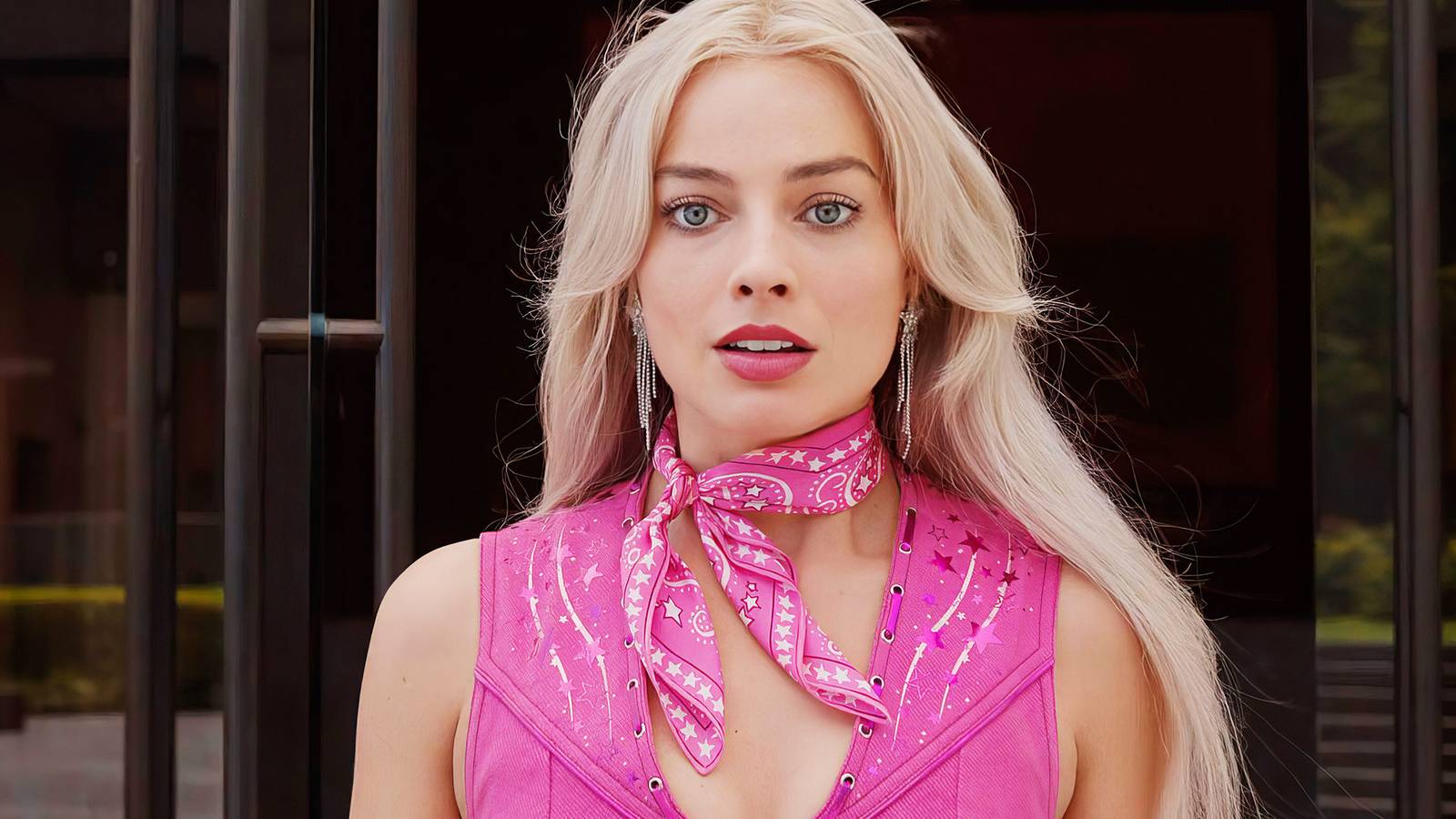 margot-robbie-s-first-movie-since-barbie-looks-even-more-ambitious-therapeutic.jpg