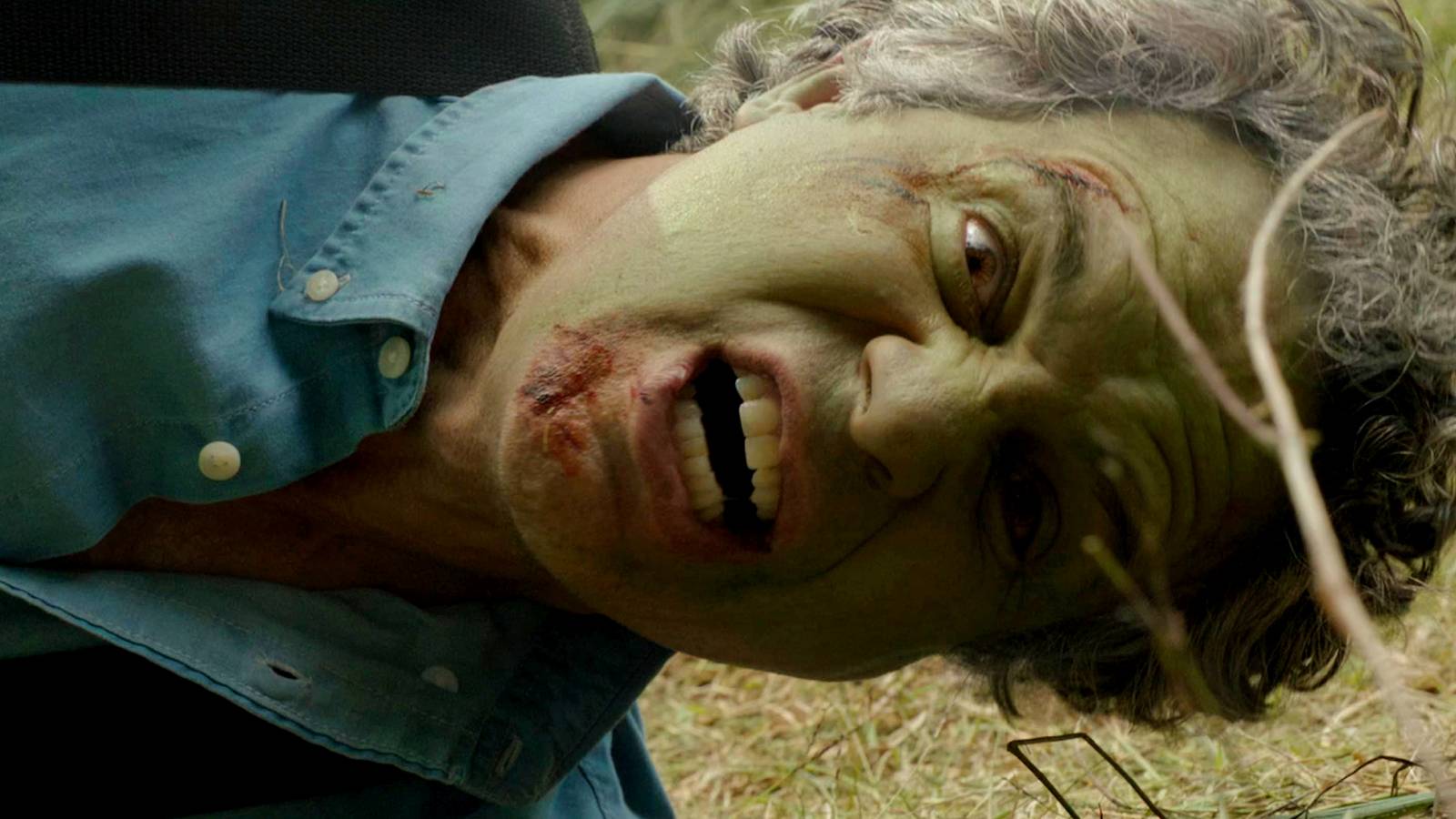 bruce-banner-transforming-in-she-hulk-episode-1.jpg