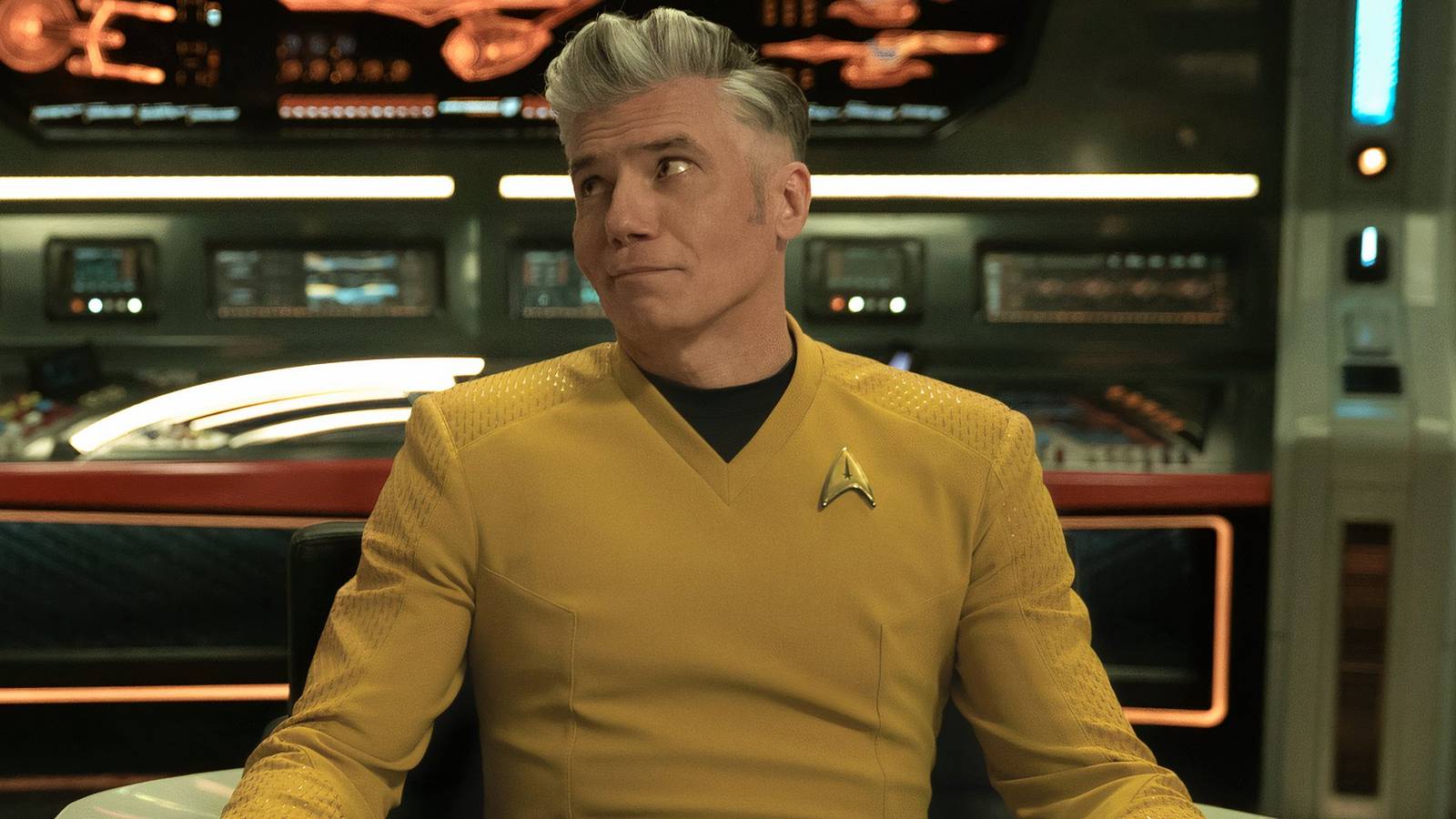 captain-pike-smirking-in-star-trek-strange-new-worlds.jpg