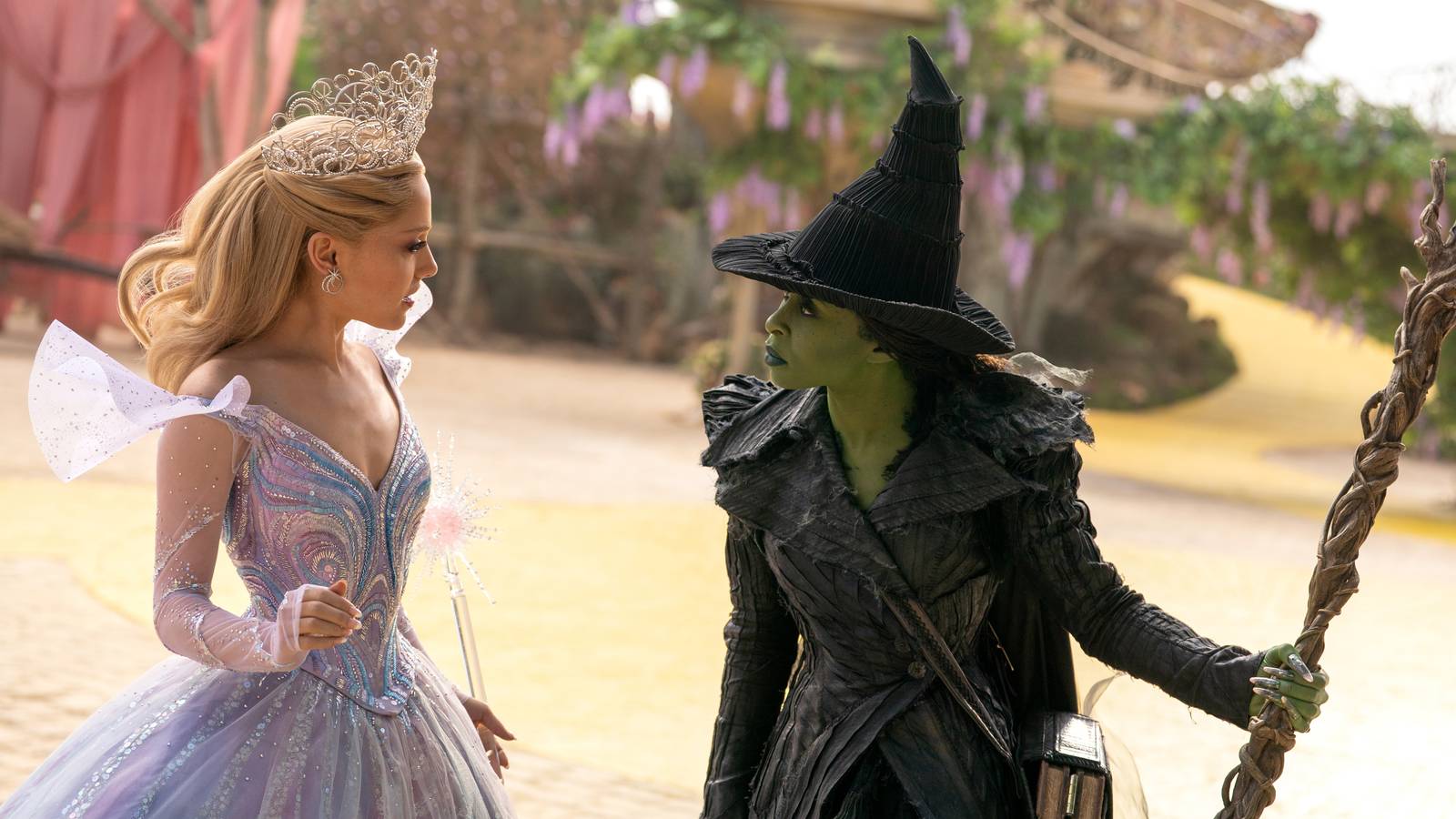 elphaba-and-glinda-face-off-in-wicked-for-good.jpg