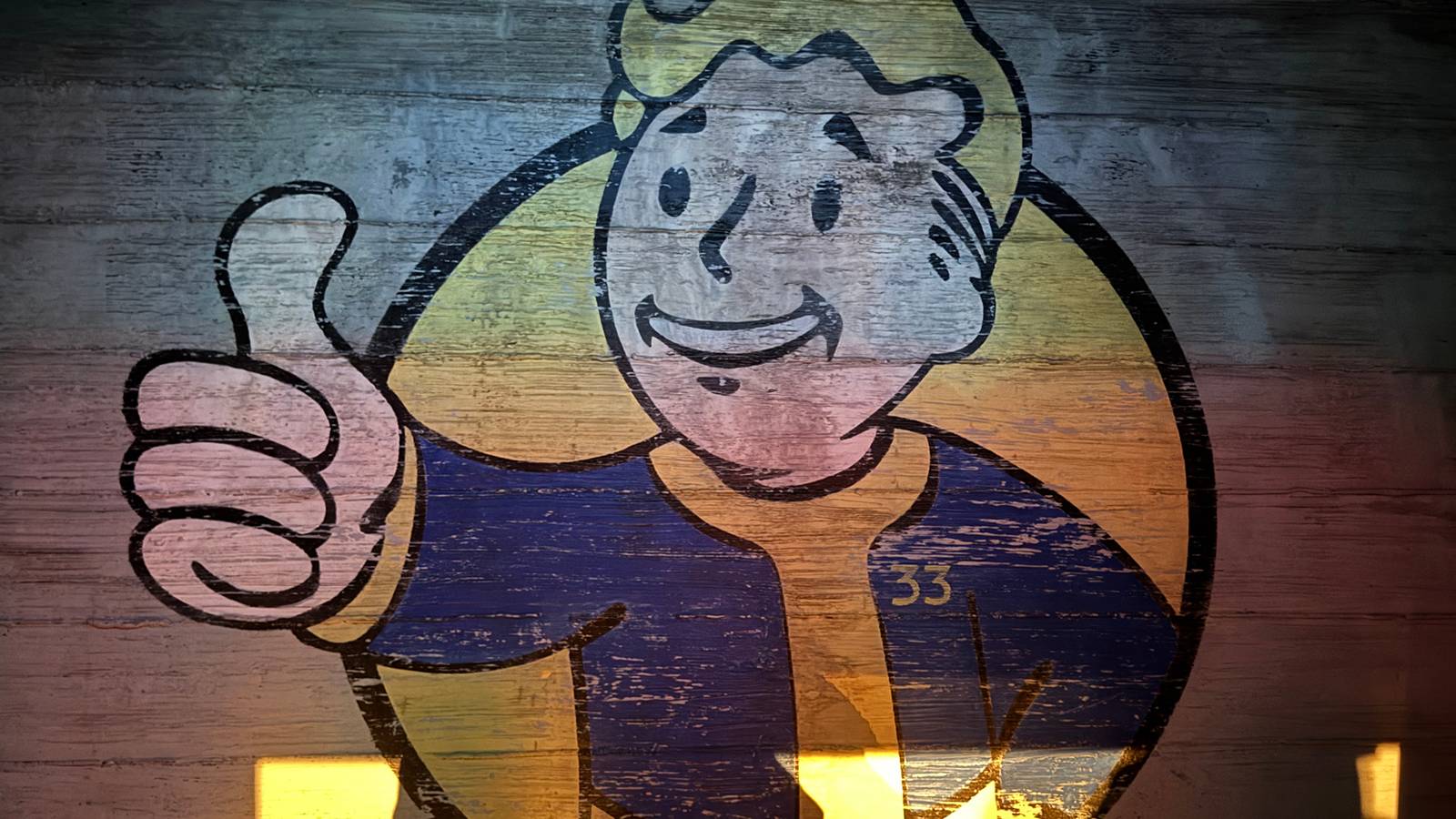 fallout-thumbs-up-wall-at-hhn-34.jpg