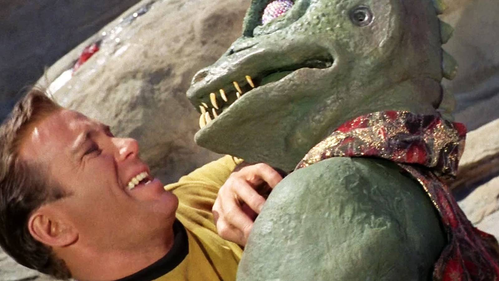 james-kirk-william-shatner-gorn-fight-star-trek-original-series.jpg