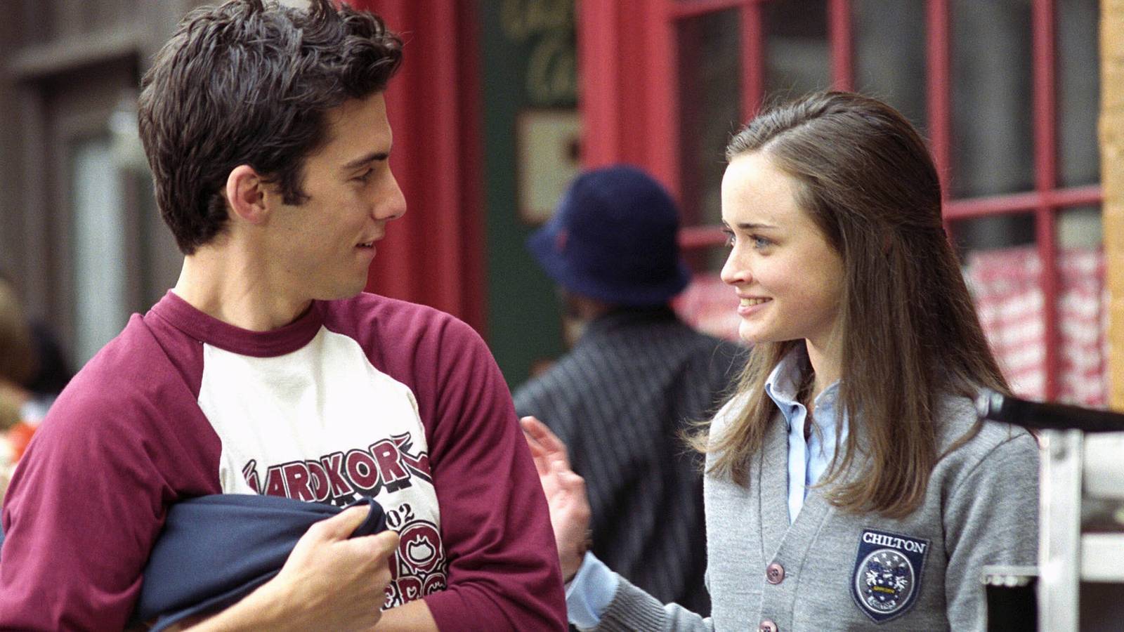 jess-and-rory-smiling-at-each-other-in-gilmore-girls.jpg