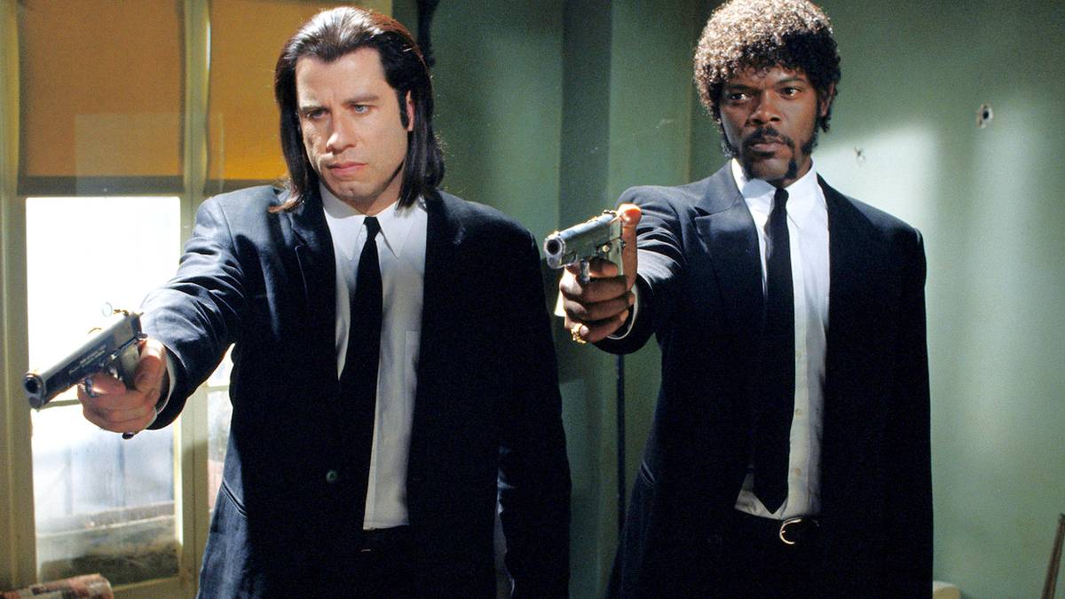 john-travolta-and-samuel-l-jackson-pointing-guns-in-pulp-fiction.jpg