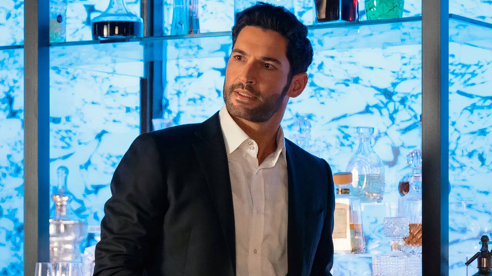 lucifer-tom-ellis-lucifer-morningstar-lux-bar-concerned.jpg