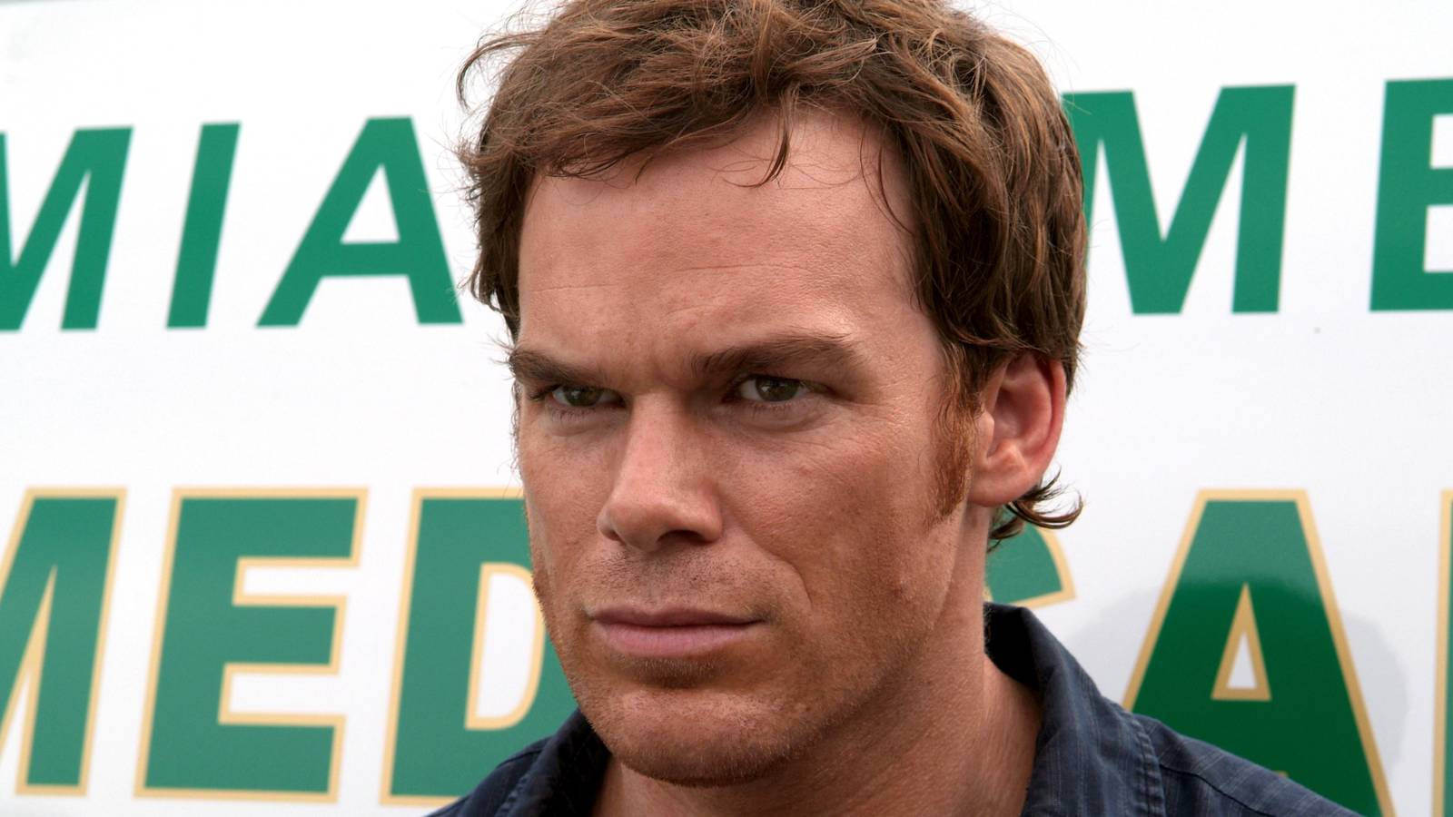 michael-c-hall-as-dexter-morgan-looking-stern-in-season-1.jpg