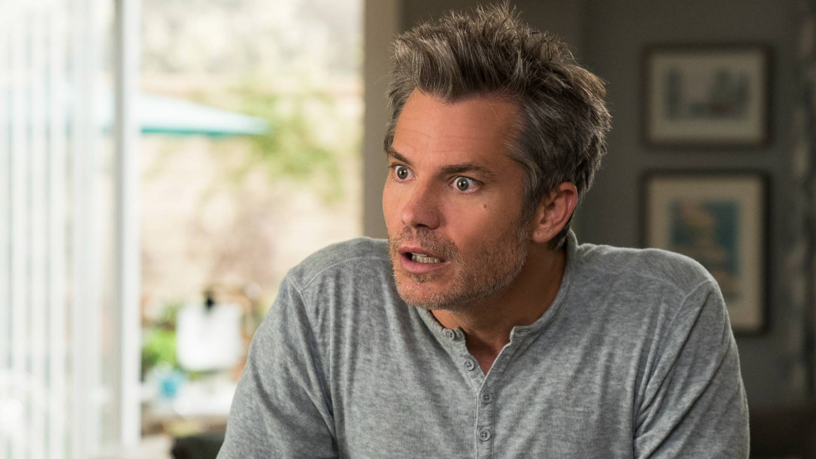 timothy-olyphant-looking-shocked-in-santa-clarita-diet.jpg
