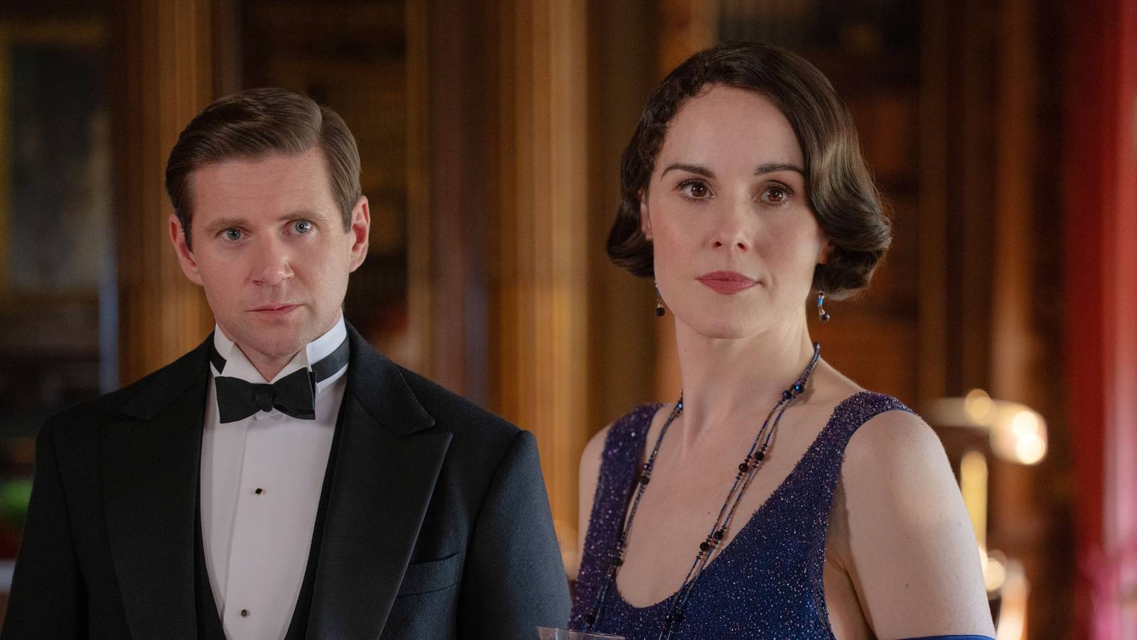 tom-and-mary-in-fancy-dress-standing-in-the-library-together-in-downton-abbey-the-grand-finale.jpg