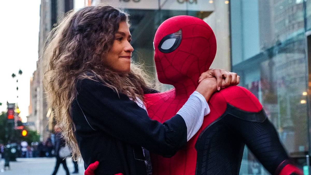 zendaya-s-mj-and-tom-holland-s-spider-man-on-a-date-in-spider-man-far-from-home.jpg