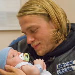 charlie-hunnam-s-new-netflix-show-repeats-one-brutal-sons-of-anarchy-story.jpg