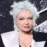 cyndi-lauper-at-the-vmas.jpg