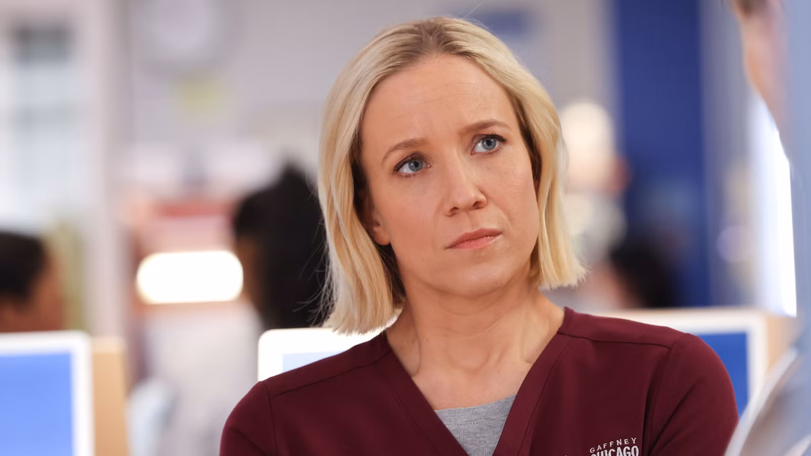 jessy-schram-as-hannah-asher-looking-worried-in-chicago-med.jpg